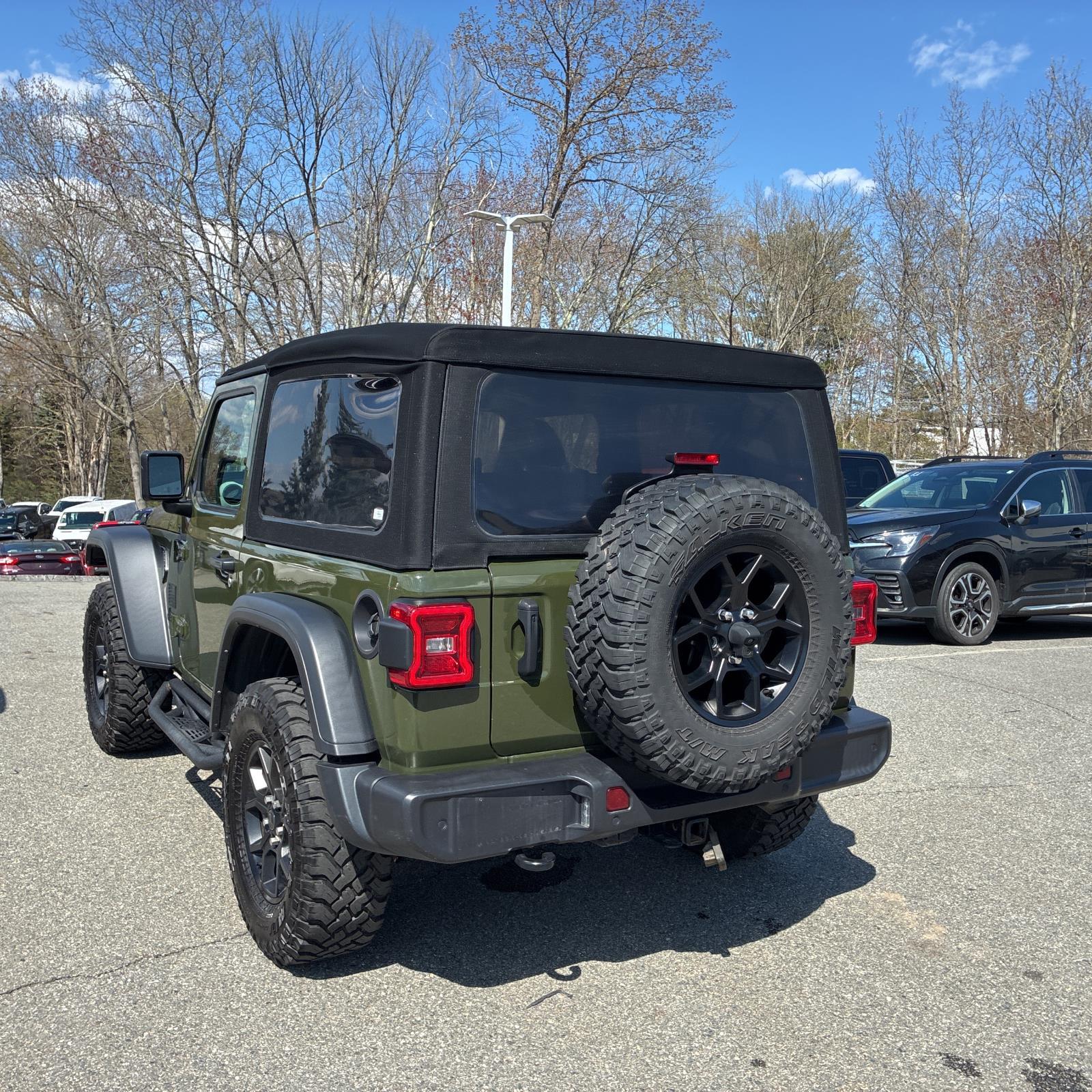 View vehicle photo 4