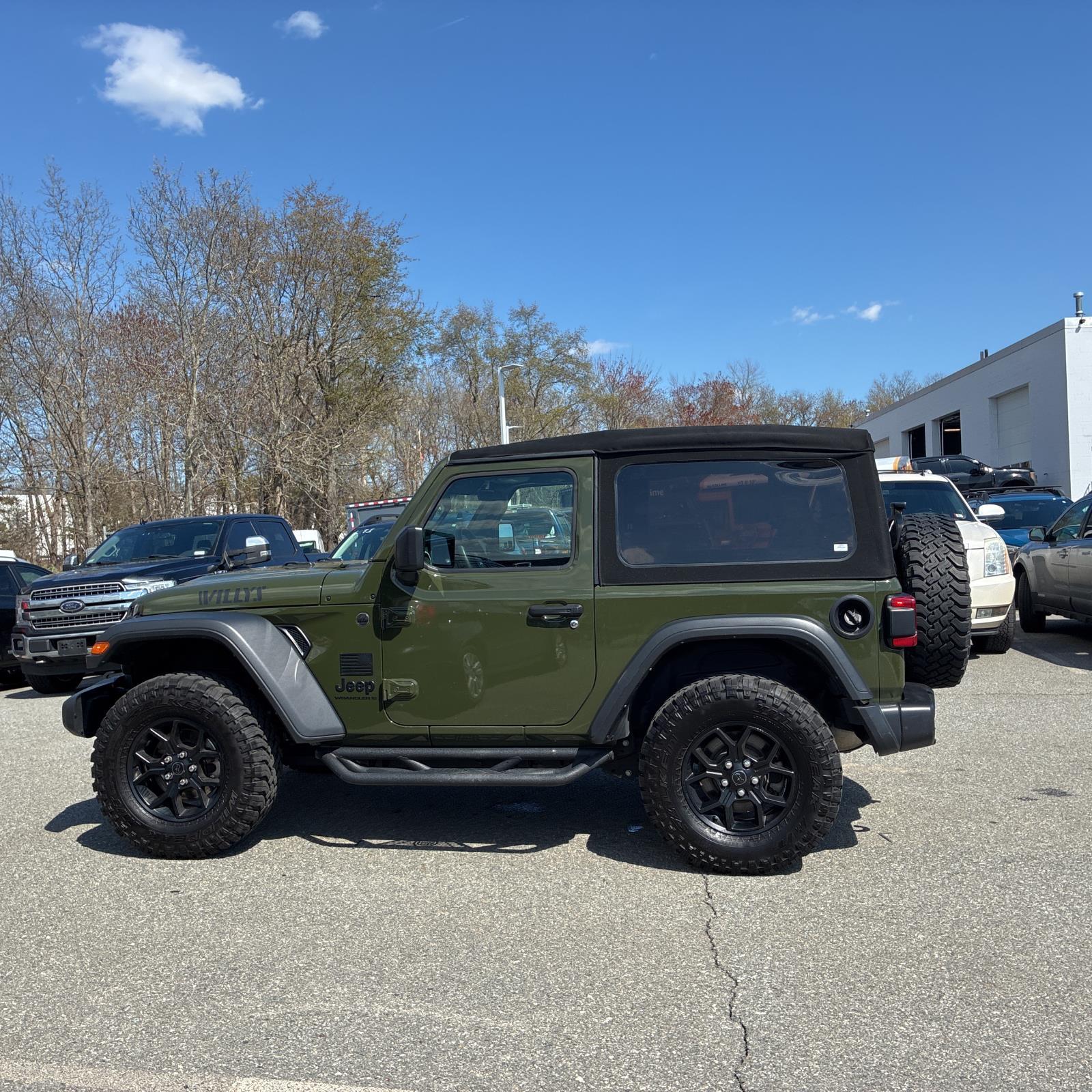 View vehicle photo 3