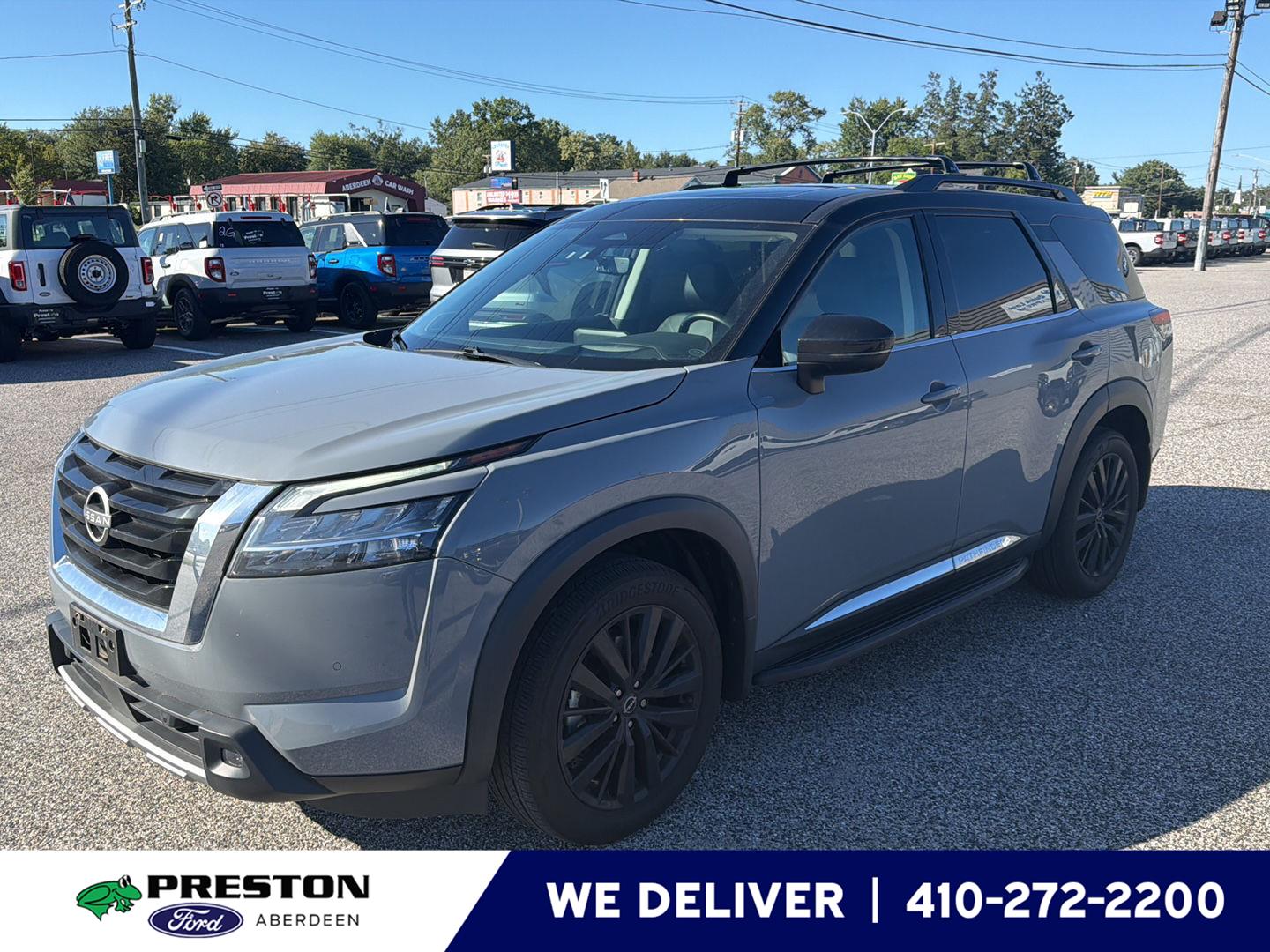 Solid Gray/Super Black 2023 Nissan Pathfinder SUV / Crossover All-Wheel Drive Automatic