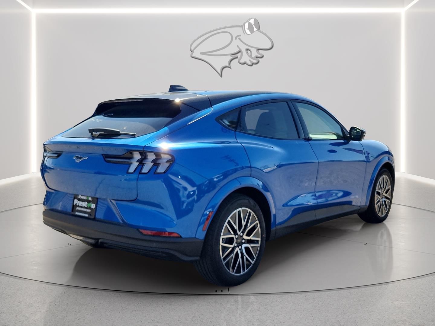 View vehicle photo 3