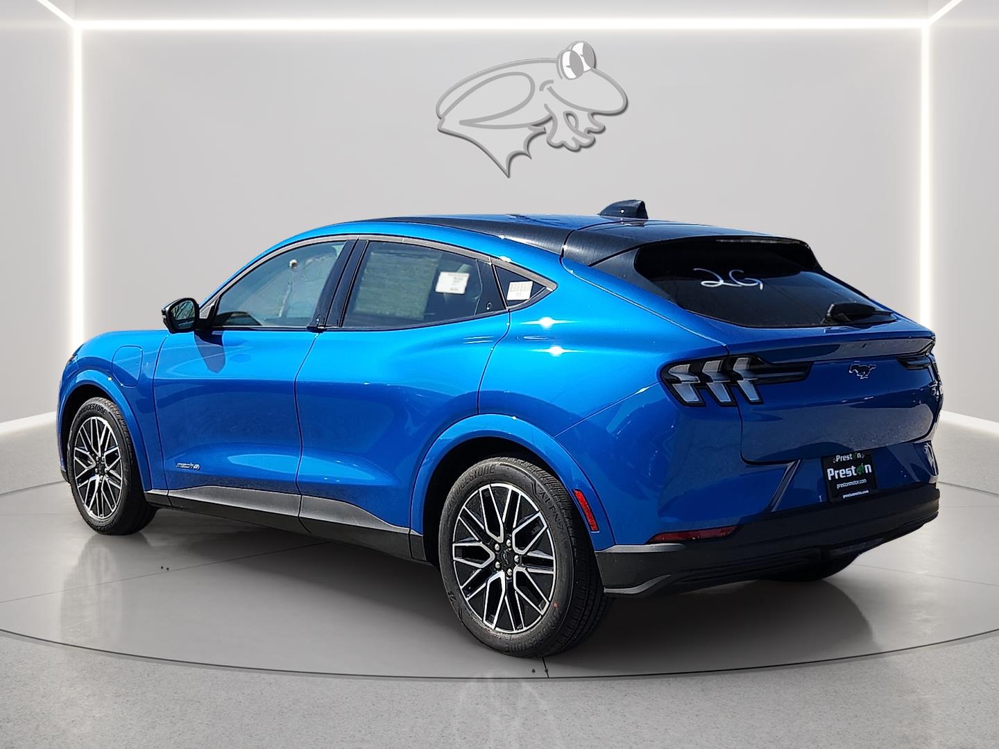 View vehicle photo 4