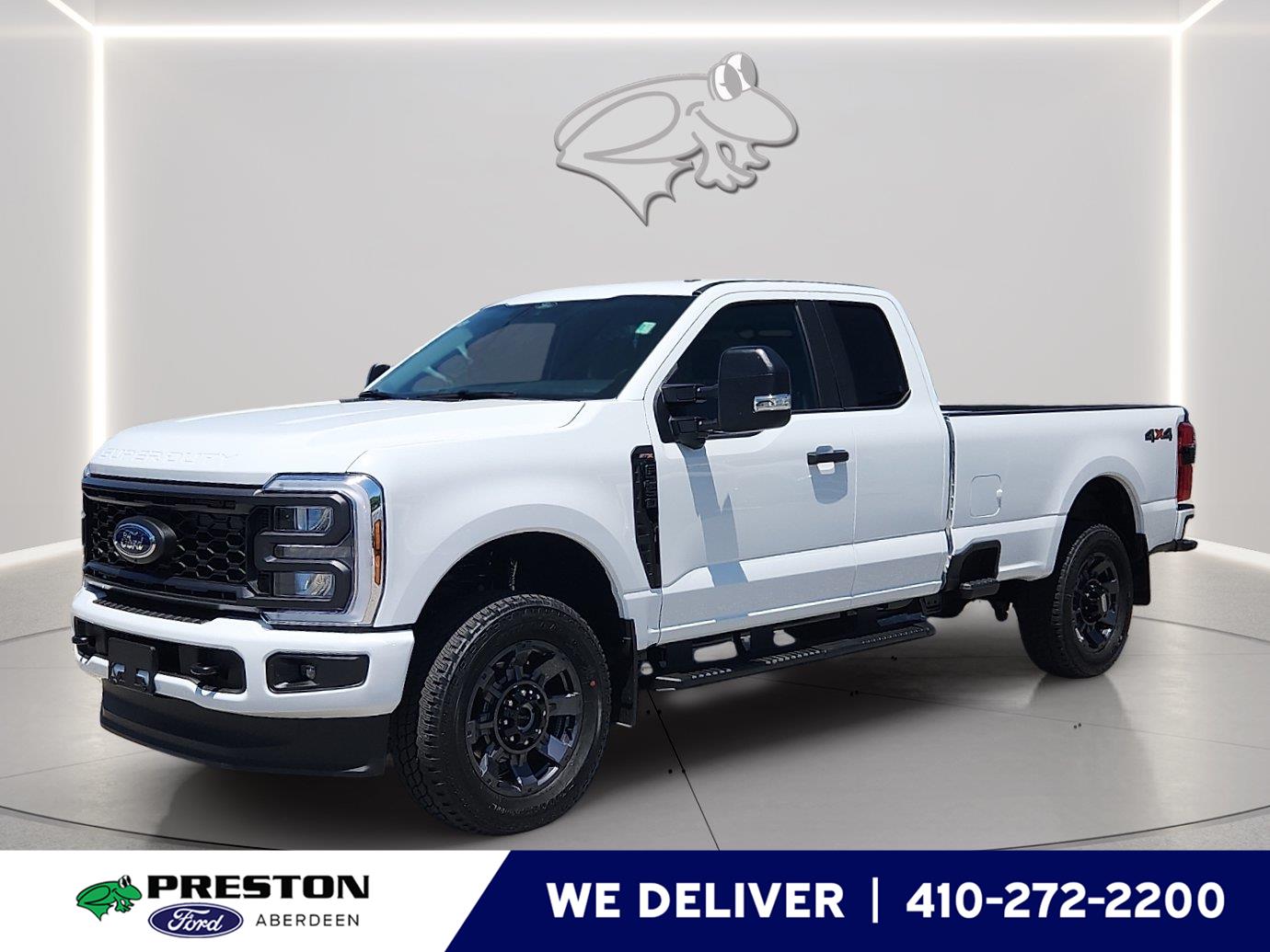 Oxford White 2026 Ford F-250 Super Duty Pickup Truck Four-Wheel Drive Automatic