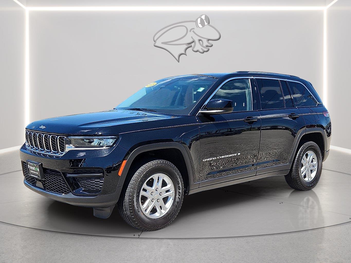 Diamond Black Crystal Pearlcoat 2023 Jeep Grand Cherokee SUV / Crossover Four-Wheel Drive 8-Speed Automatic
