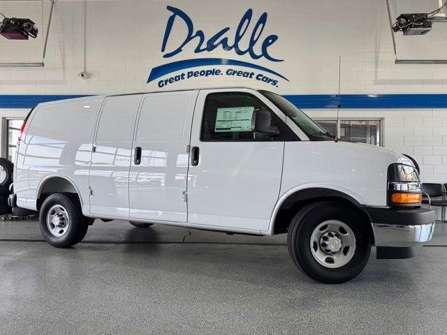 Summit White 2026 Chevrolet Express Cargo 2500 RWD Van Rear-Wheel Drive 8-Speed Automatic