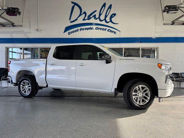 Summit White 2026 Chevrolet Silverado 1500 RST Crew Cab 4WD Pickup Truck Four-Wheel Drive Automatic