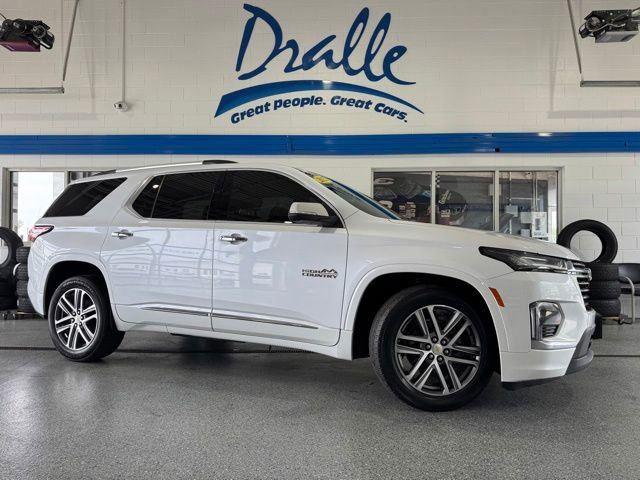 White (Iridescent Pearl Tricoat) 2022 Chevrolet Traverse High Country FWD SUV / Crossover Front-Wheel Drive 9-Speed Automatic