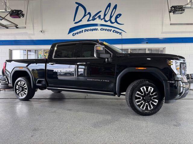 Onyx Black 2024 GMC Sierra 2500HD Denali Ultimate Crew Cab 4WD Pickup Truck Four-Wheel Drive Automatic