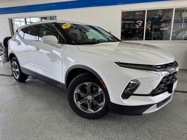 View vehicle photo 2