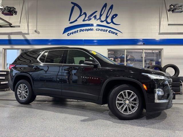 Mosaic Black Metallic 2023 Chevrolet Traverse LT Cloth AWD SUV / Crossover Four-Wheel Drive 9-Speed Automatic