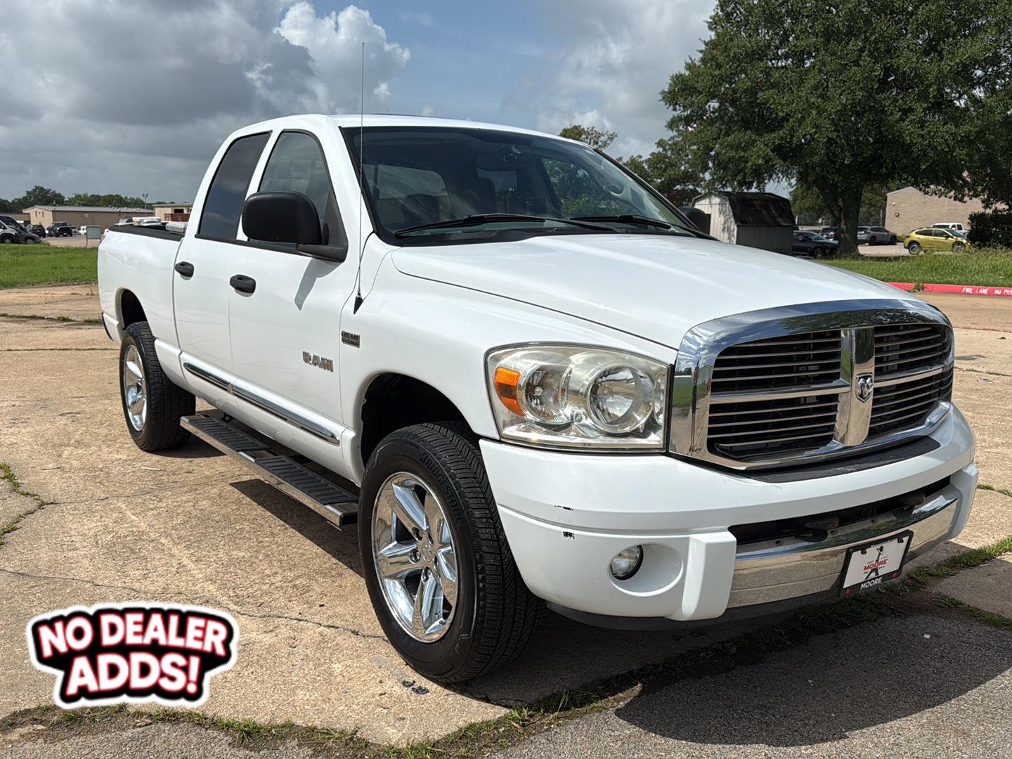 Bright White Clearcoat 2008 Dodge RAM 1500 Pickup Truck Four-Wheel Drive 5-Speed Automatic