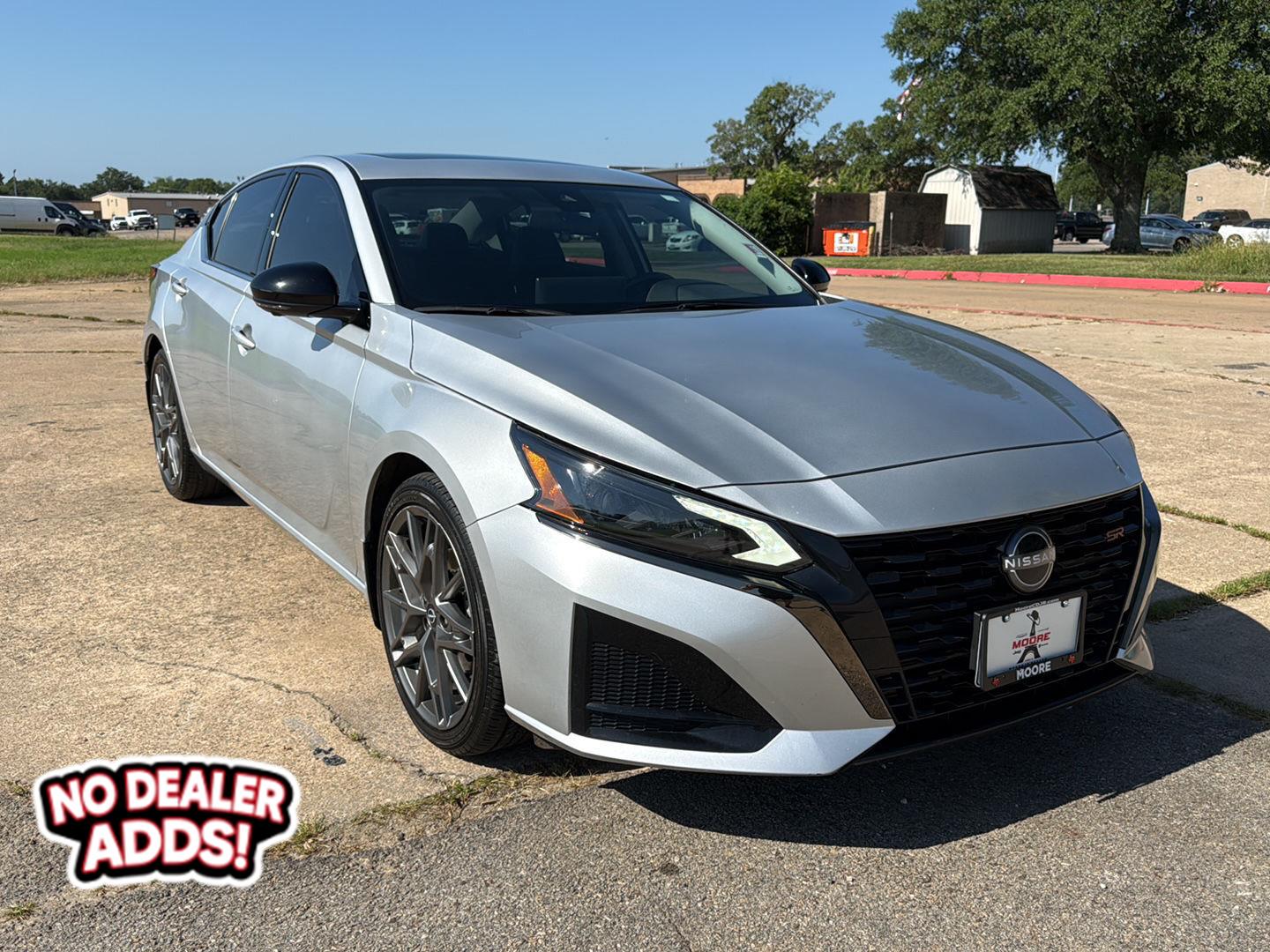 Brilliant Silver Metallic 2023 Nissan Altima Sedan Front-Wheel Drive Continuously Variable Transmission