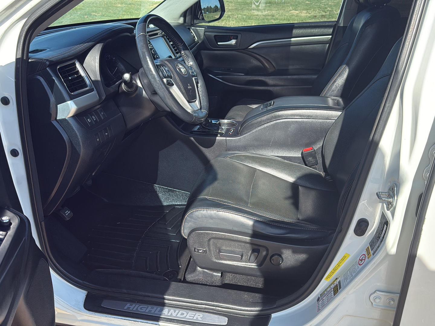 2017 Toyota Highlander 11
