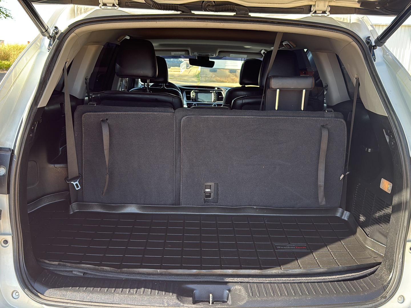 2017 Toyota Highlander 32