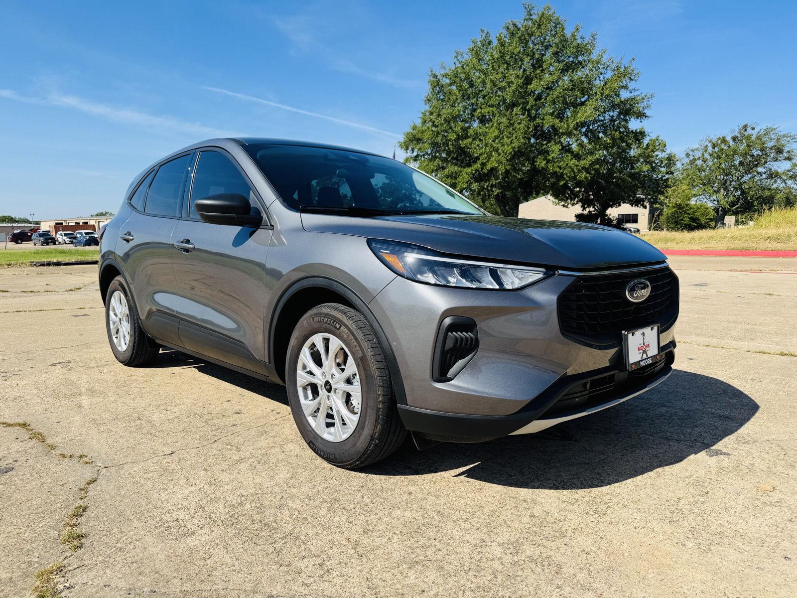 Carbonized Gray 2026 Ford Escape SUV / Crossover Front-Wheel Drive 8-Speed Automatic
