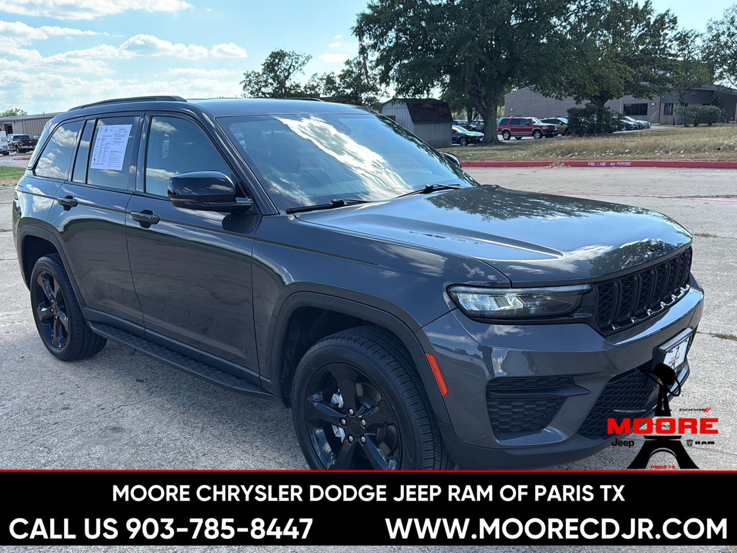 Diamond Black Crystal Pearlcoat 2023 Jeep Grand Cherokee SUV / Crossover 4X2 8-Speed Automatic