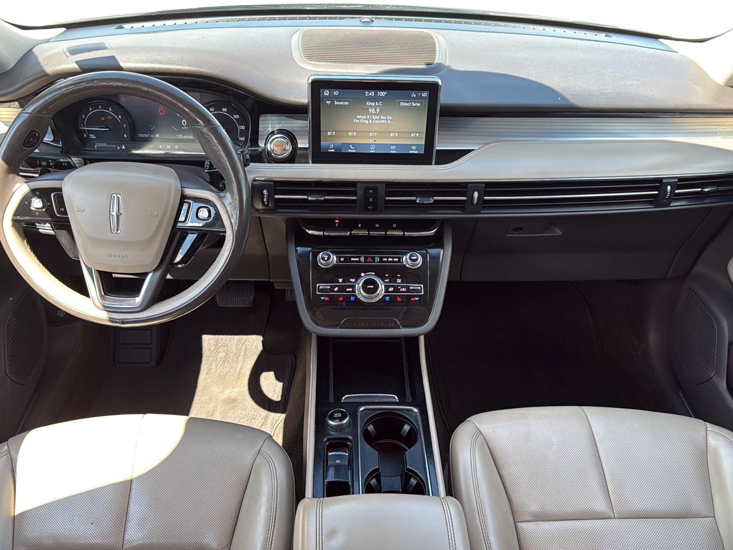 Used 2021 Pristine White Lincoln Standard image 34