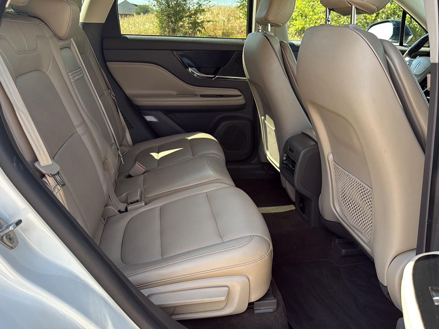 Used 2021 Pristine White Lincoln Standard image 35