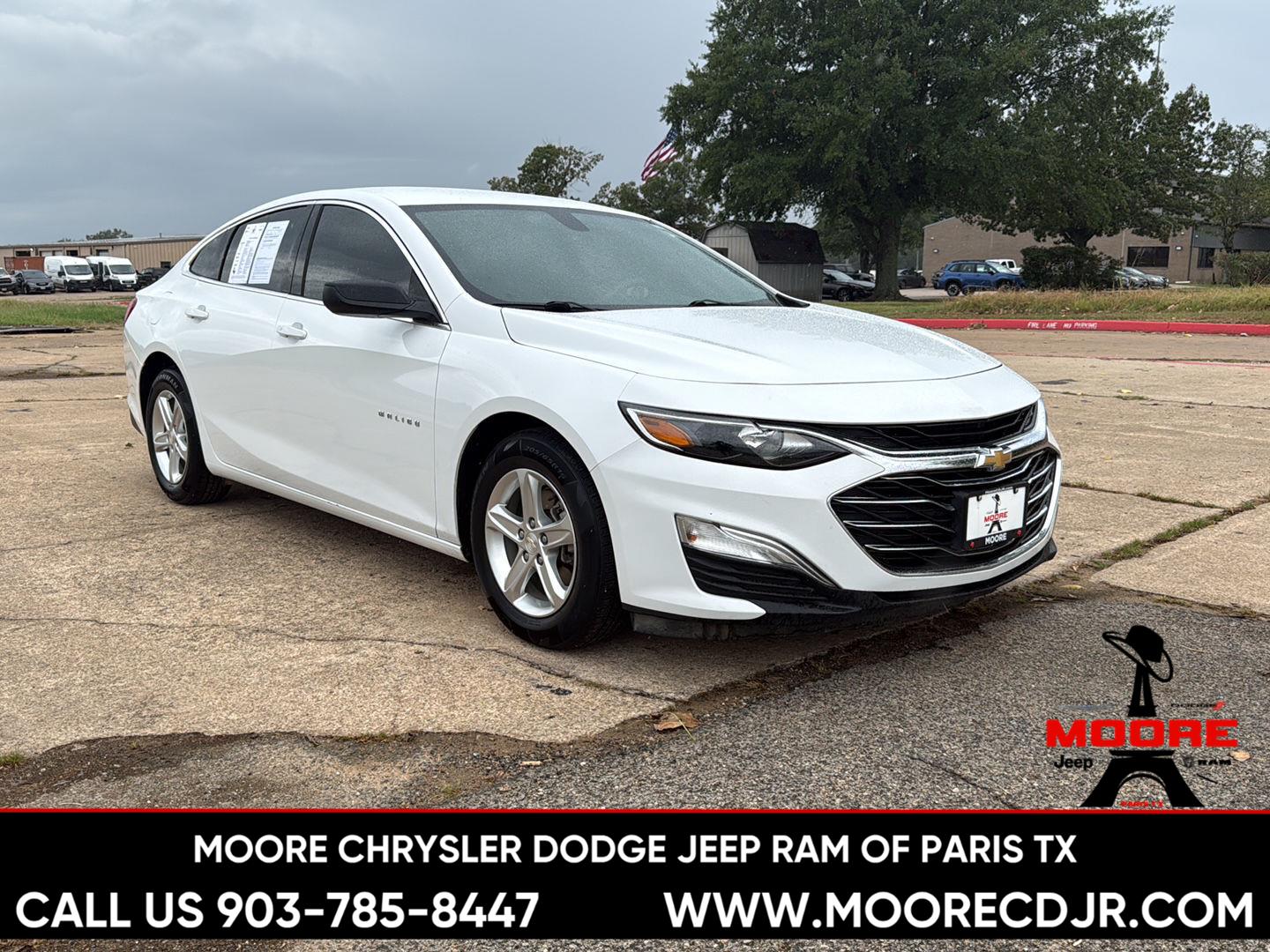 Summit White 2022 Chevrolet Malibu Sedan Front-Wheel Drive Continuously Variable Transmission