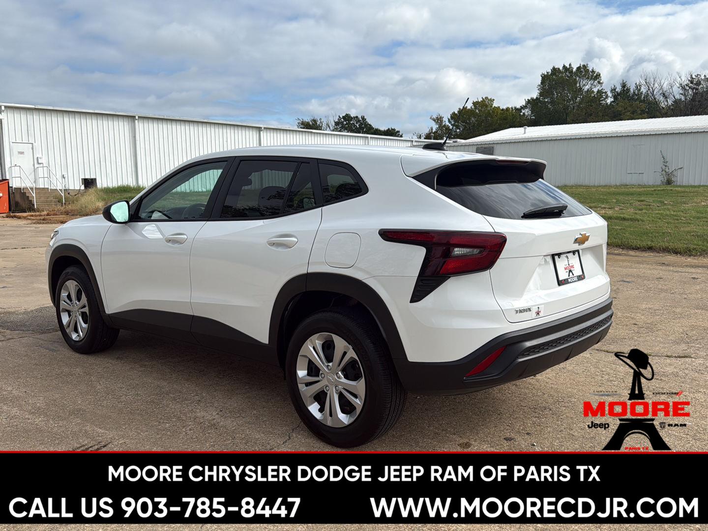 Used 2026 Summit White Chevrolet LS image 5