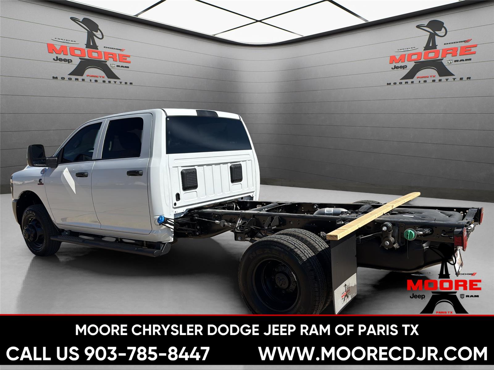 New 2026 Bright White Clear-Coat Exterior Paint RAM Tradesman image 6