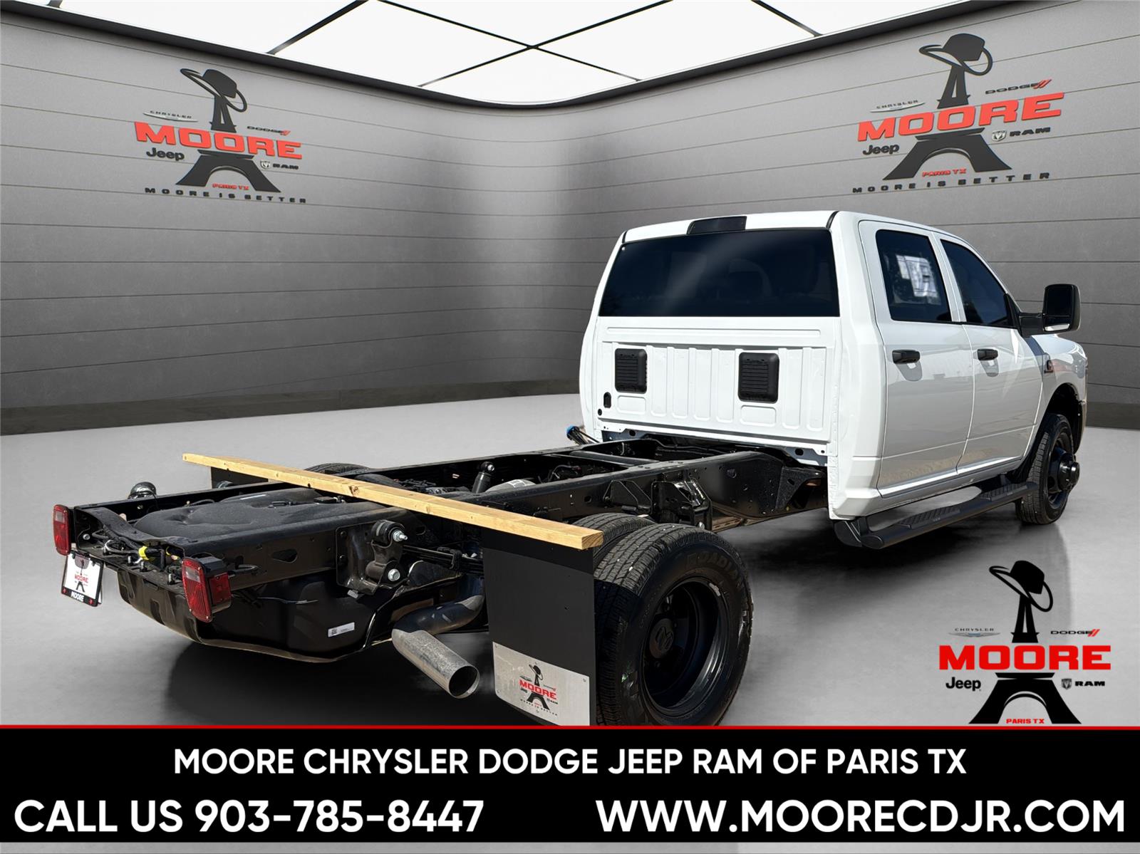 New 2026 Bright White Clear-Coat Exterior Paint RAM Tradesman image 8