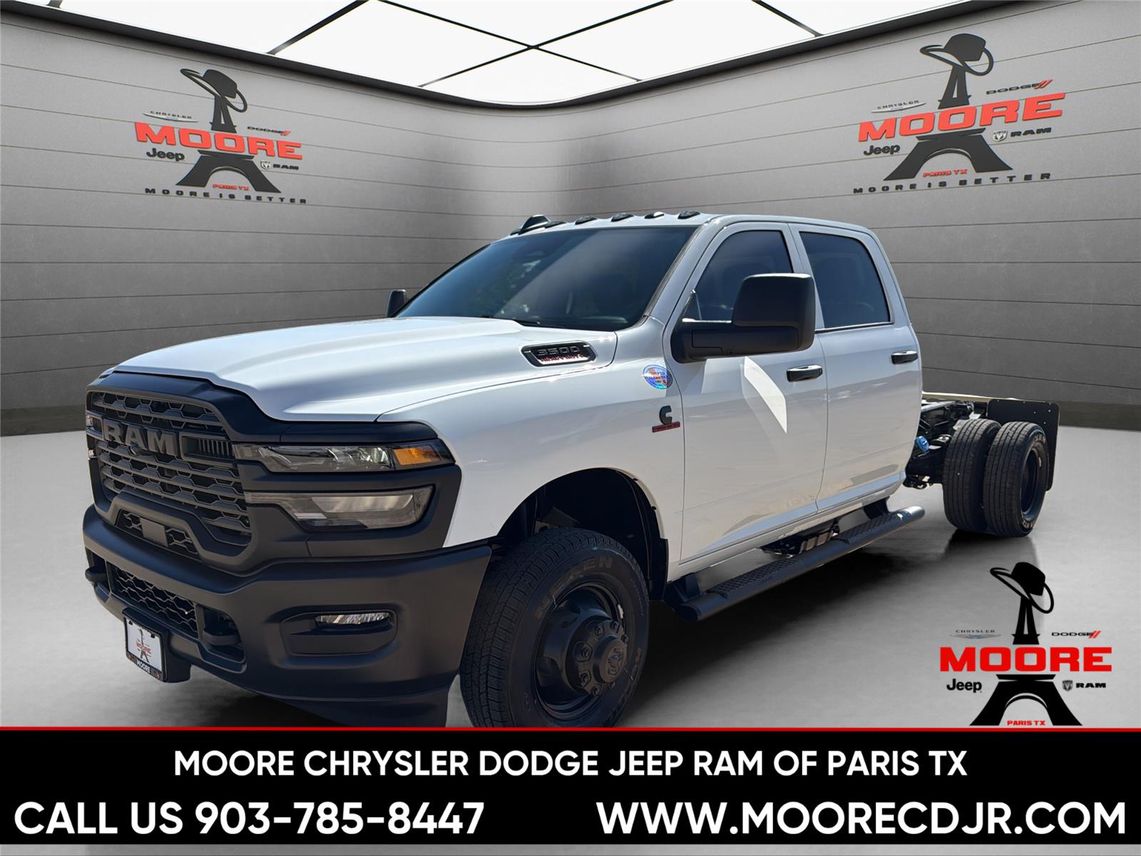 New 2026 Bright White Clear-Coat Exterior Paint RAM Tradesman image 3