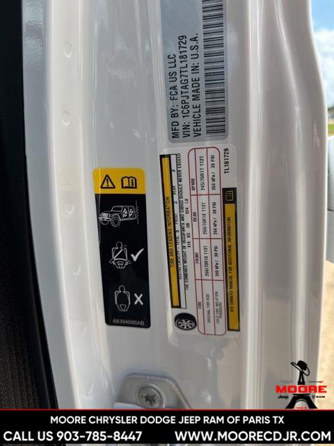 New 2026 Bright White Clear-Coat Exterior Paint Jeep Sahara image 31