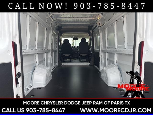 New 2026 Bright White Clear-Coat Exterior Paint RAM Tradesman image 26