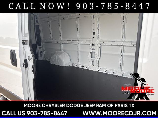 New 2026 Bright White Clear-Coat Exterior Paint RAM Tradesman image 29