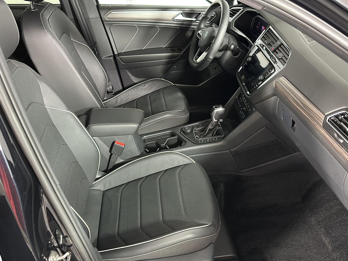 Certified Used 2024  Volkswagen SEL R-Line image 20