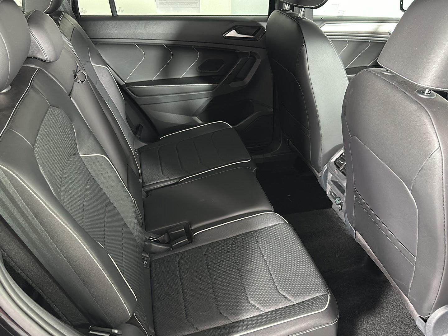 Certified Used 2024  Volkswagen SEL R-Line image 21