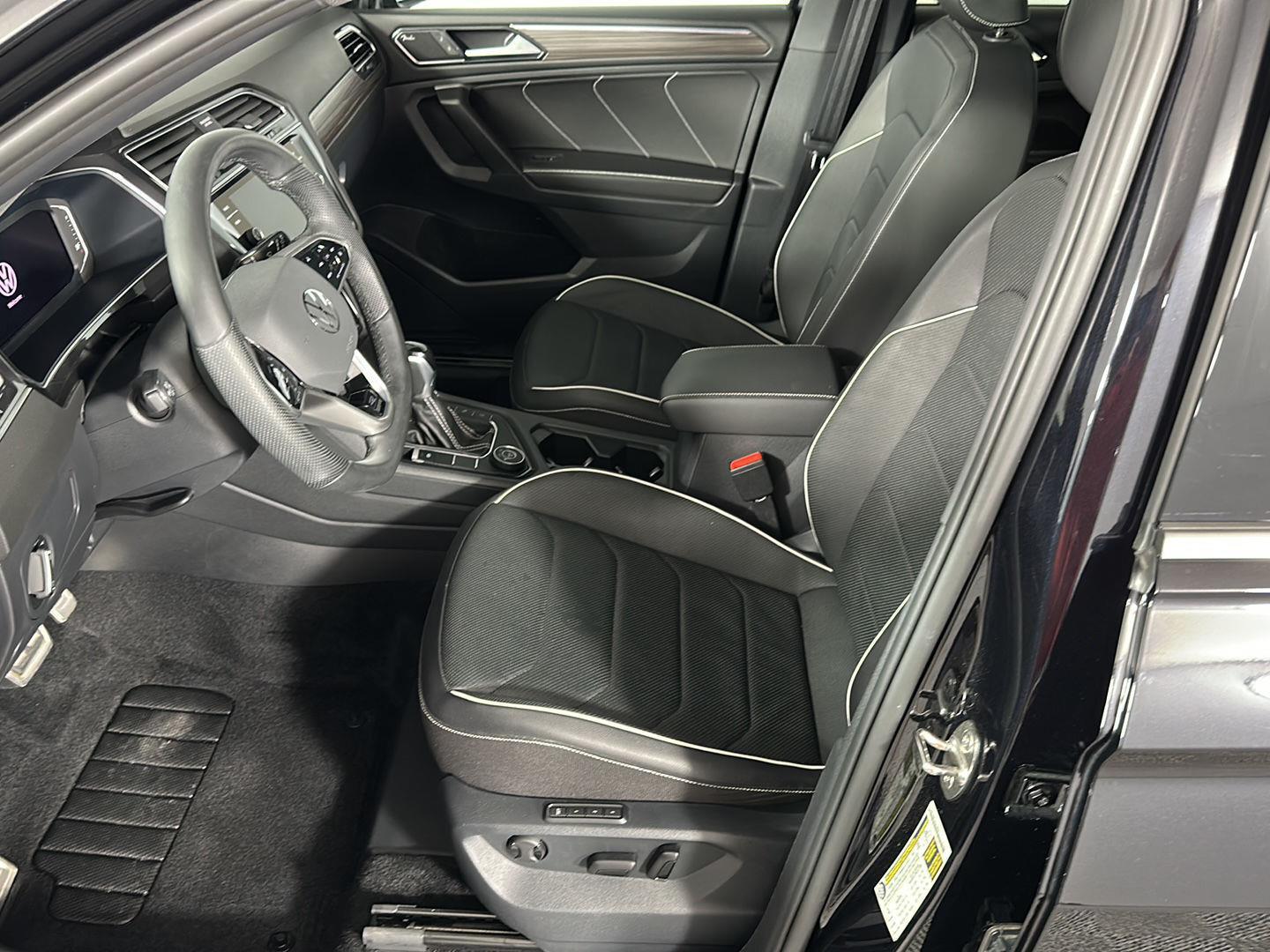 Certified Used 2024  Volkswagen SEL R-Line image 11
