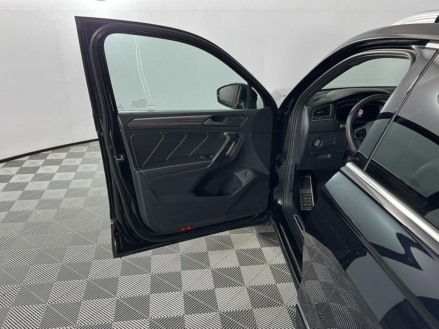 Certified Used 2024  Volkswagen SEL R-Line image 24