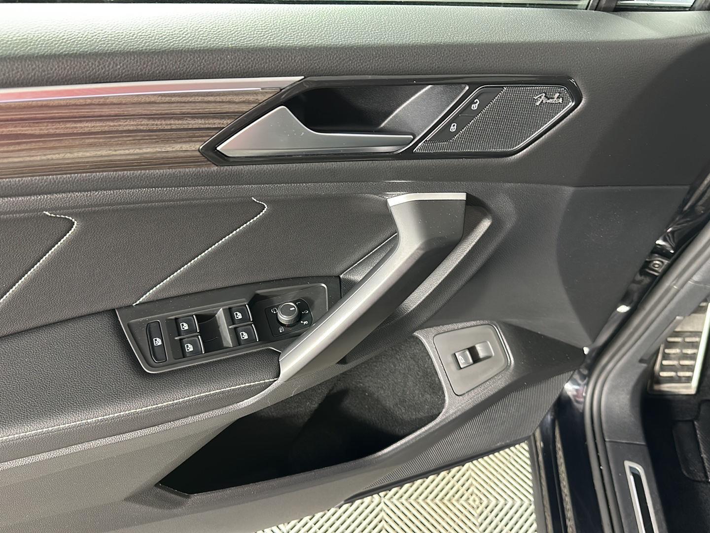 Certified Used 2024  Volkswagen SEL R-Line image 25