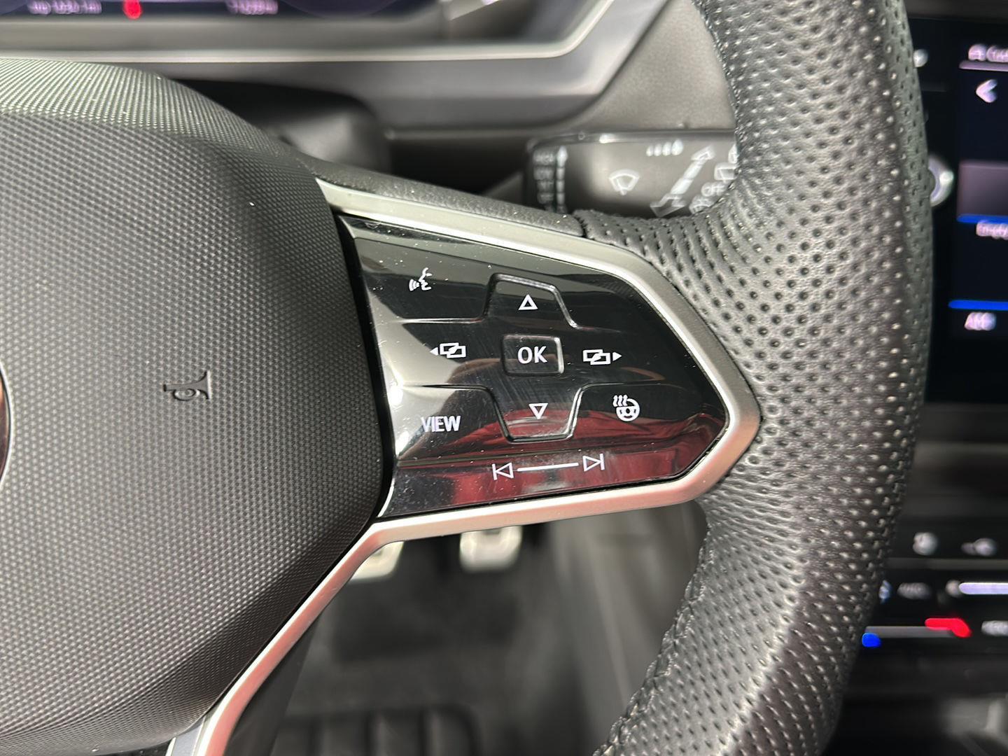 Certified Used 2024  Volkswagen SEL R-Line image 28