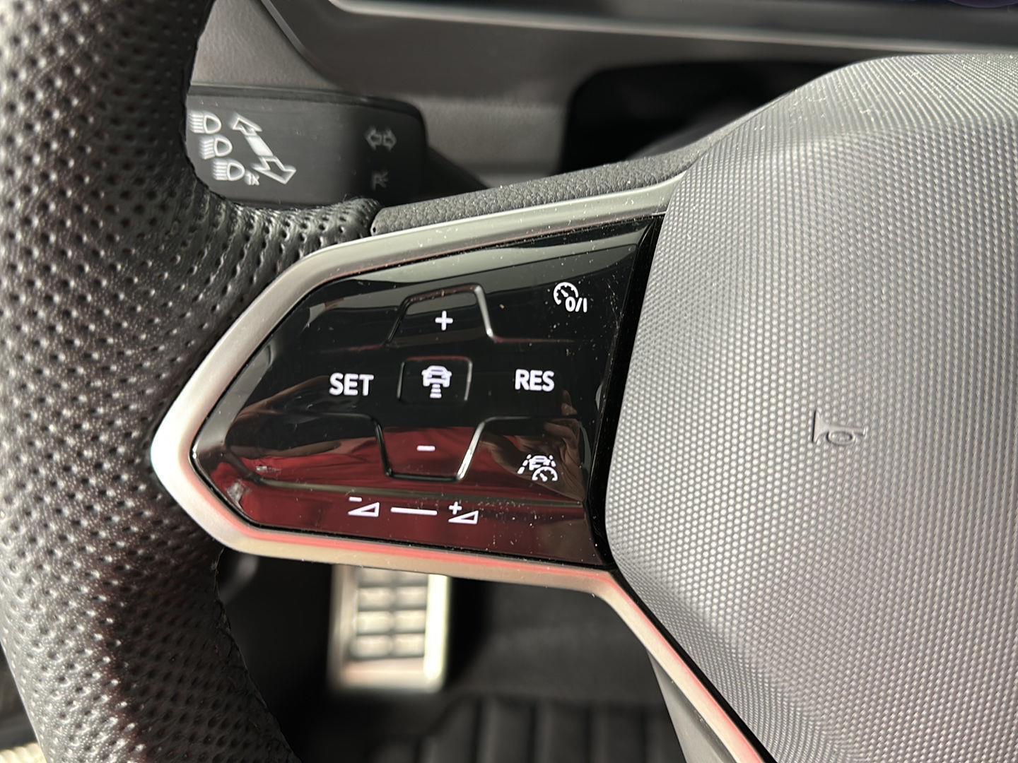 Certified Used 2024  Volkswagen SEL R-Line image 29