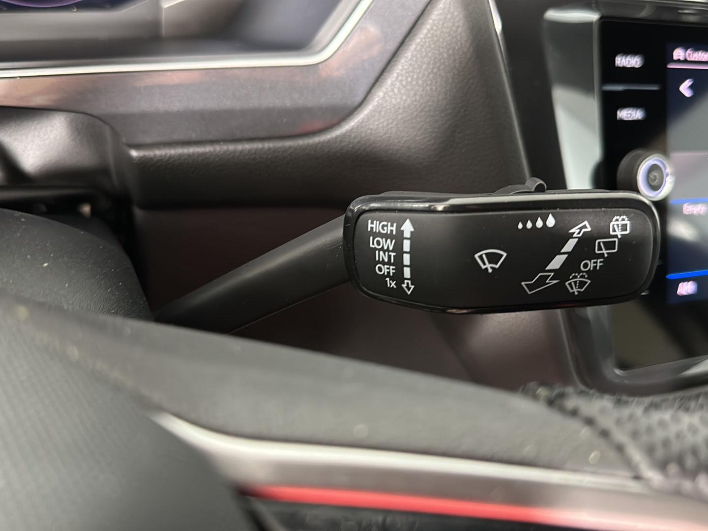 Certified Used 2024  Volkswagen SEL R-Line image 30