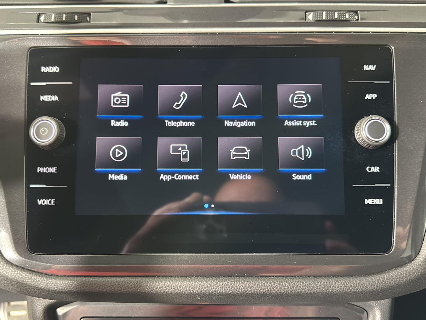 Certified Used 2024  Volkswagen SEL R-Line image 34