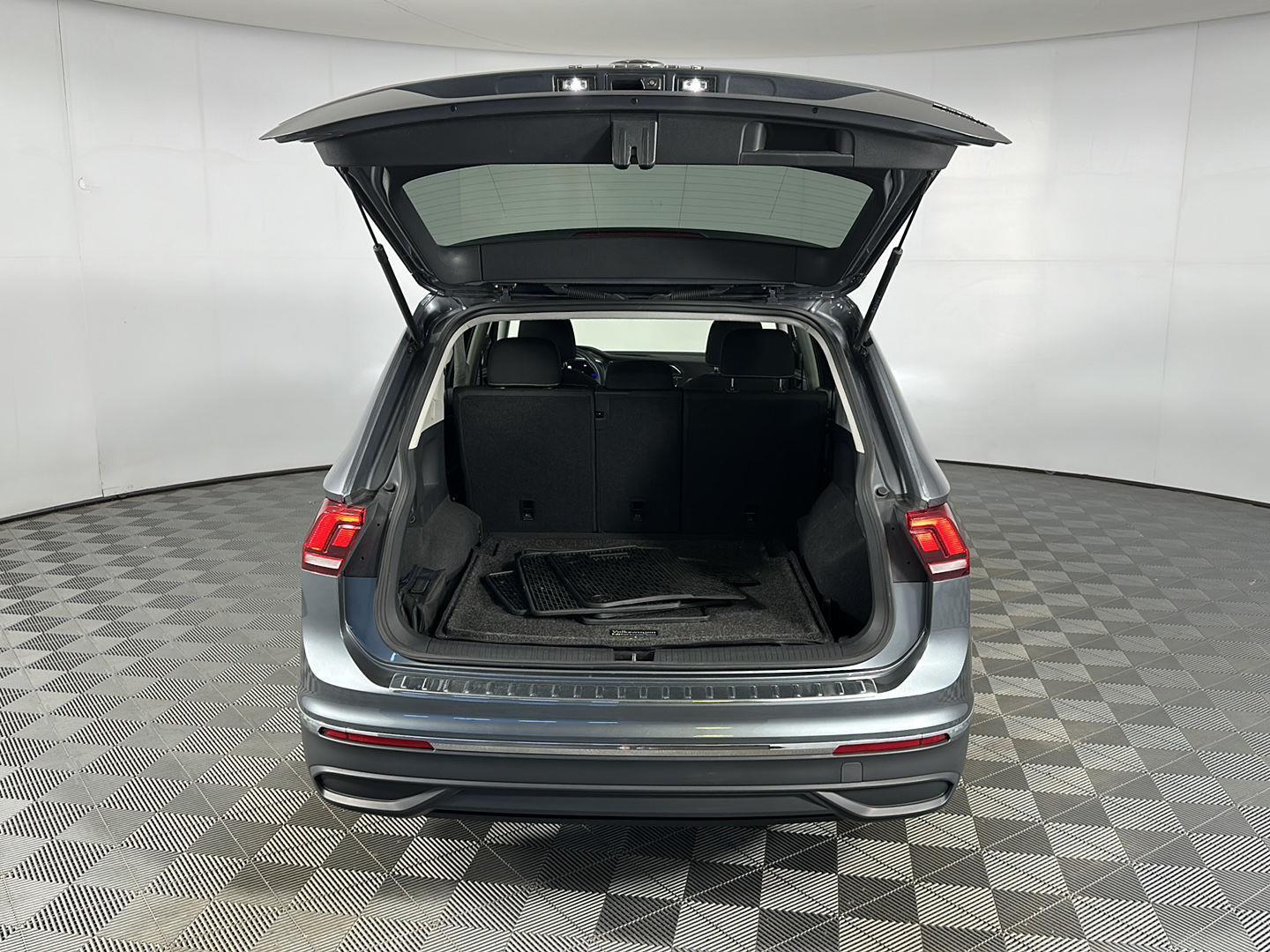 Used 2024 Platinum Gray Metallic Volkswagen S image 20