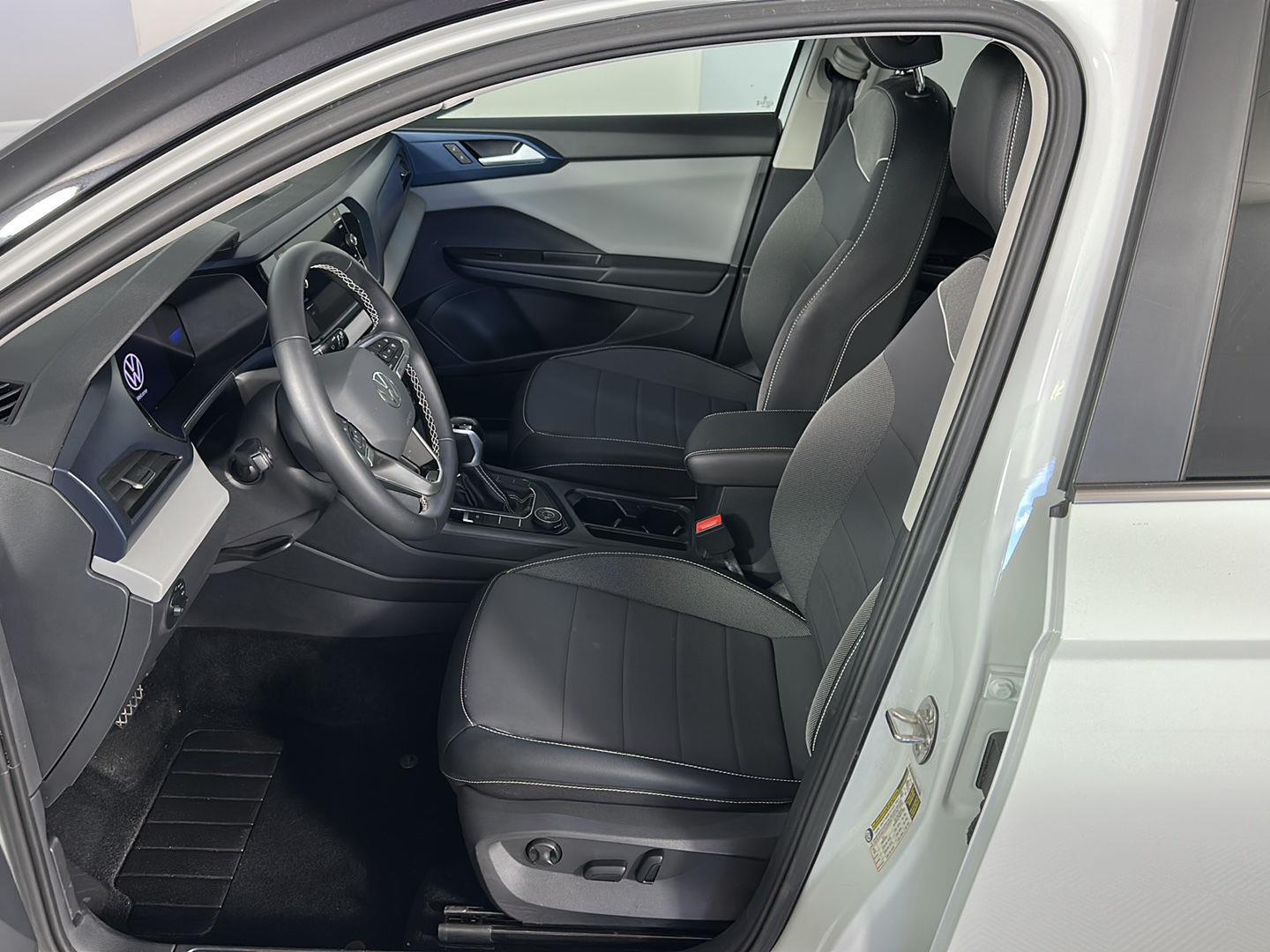 Used 2023 Pure White w/Deep Black Roof Volkswagen SE image 8