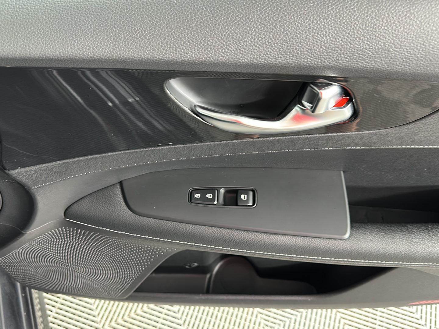 Used 2023 Gravity Gray Kia GT-Line image 19