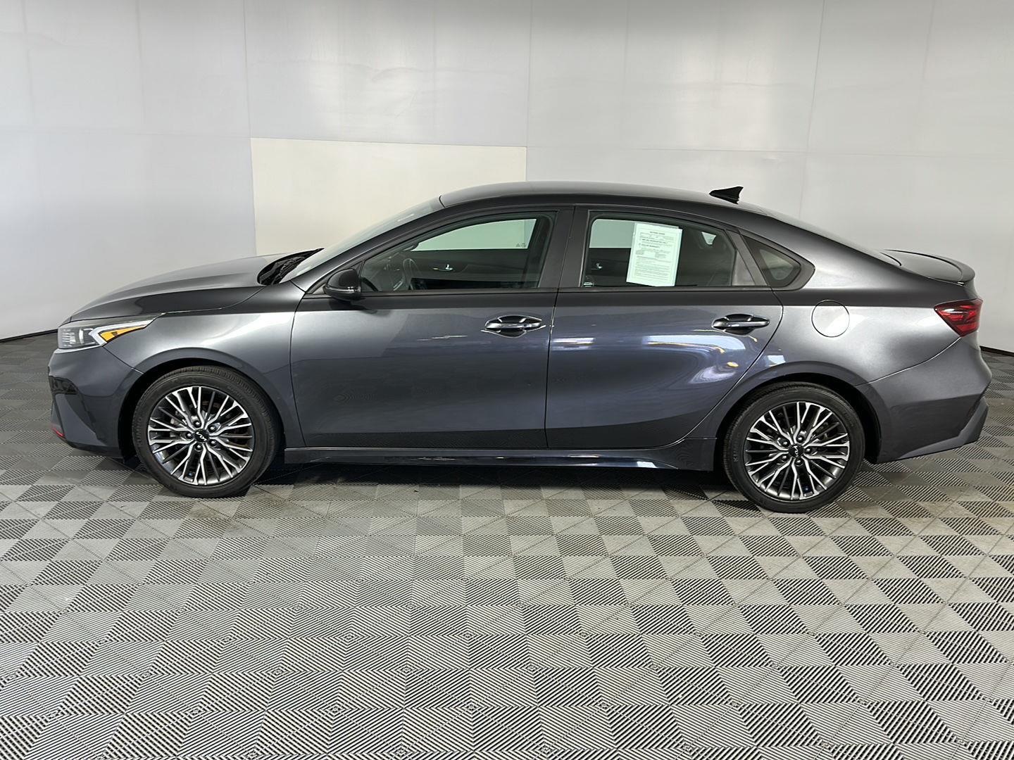 Used 2023 Gravity Gray Kia GT-Line image 7