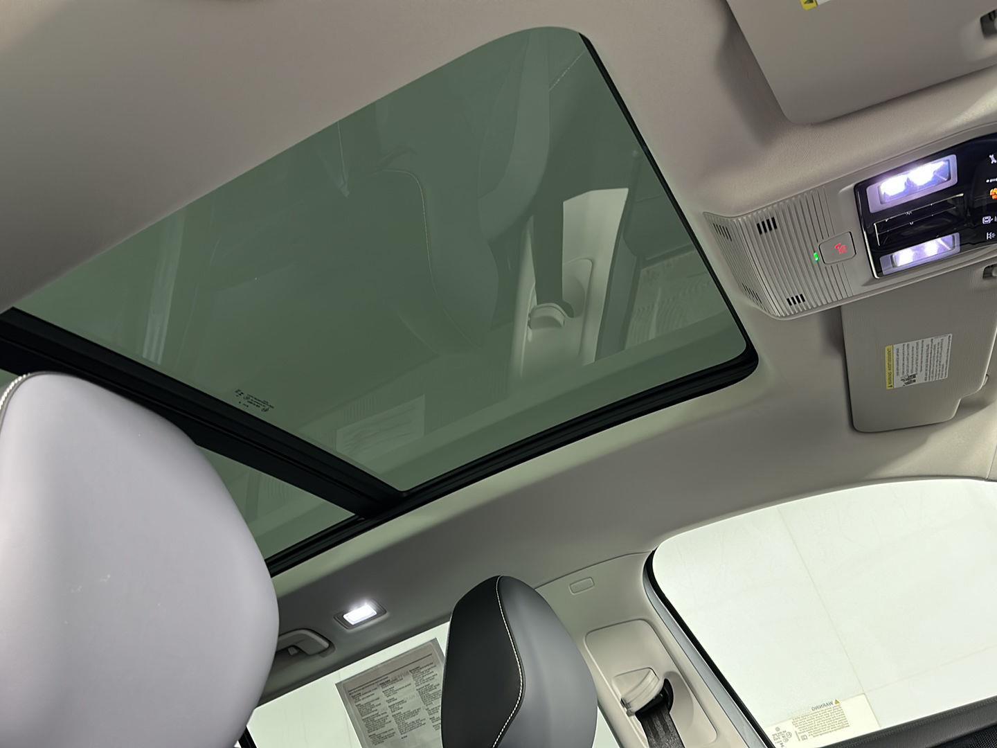 New 2025 Platinum Gray Metallic Volkswagen SE image 3
