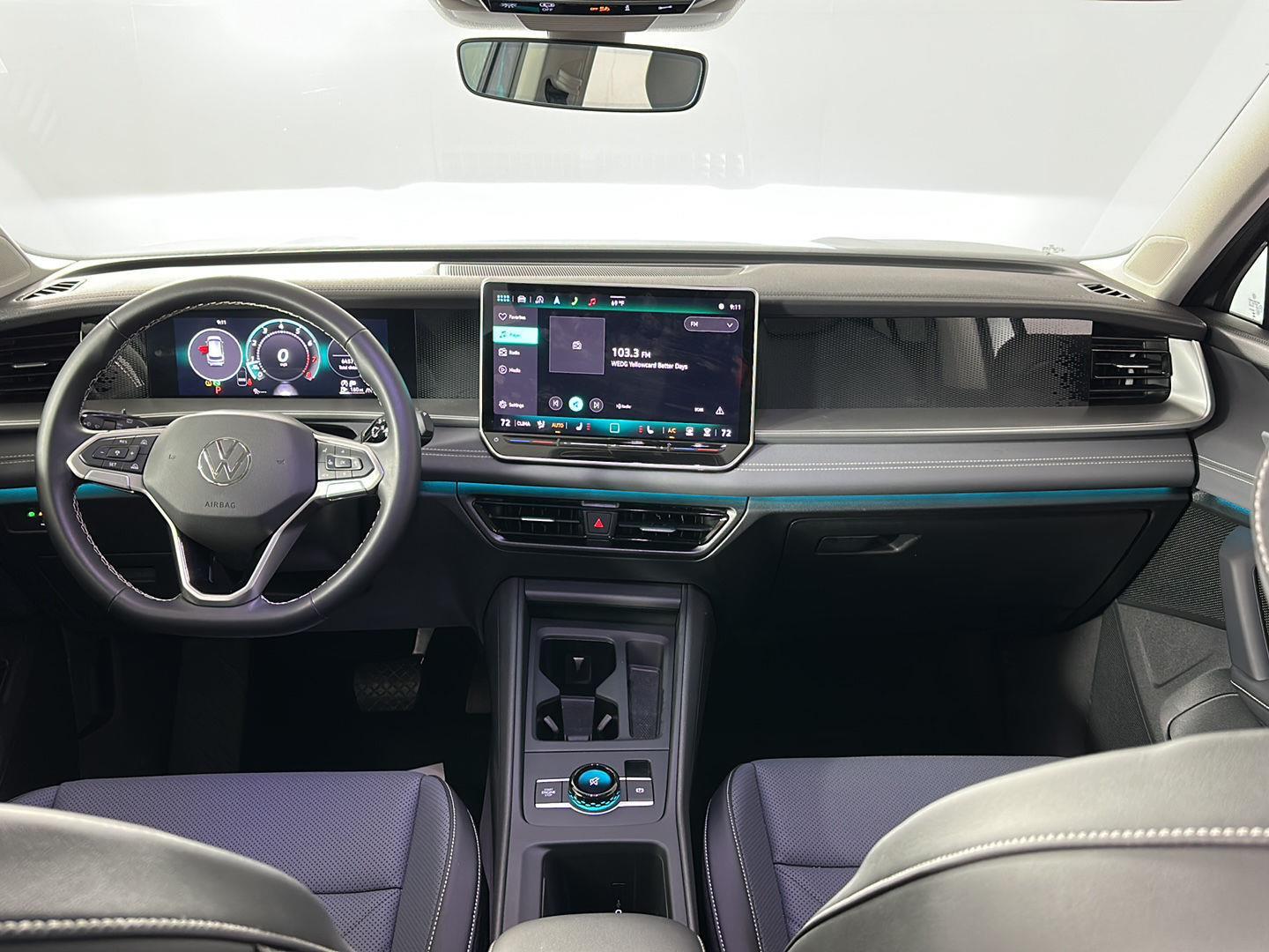 New 2025 Platinum Gray Metallic Volkswagen SE image 13