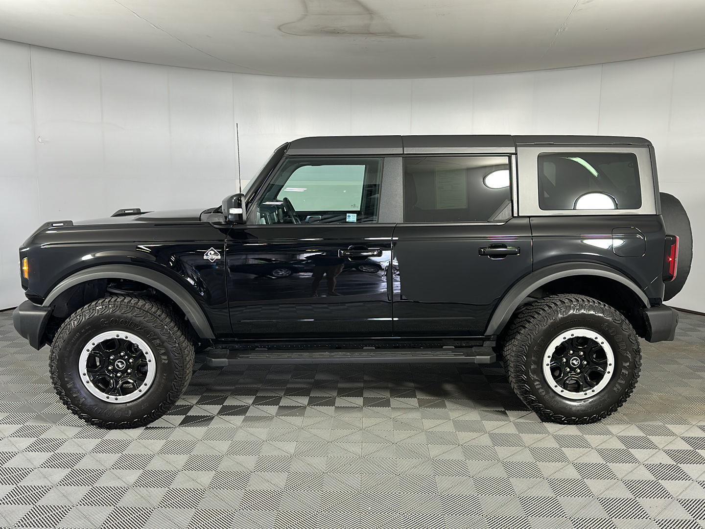 Used 2024 Shadow Black Ford Outer Banks image 9