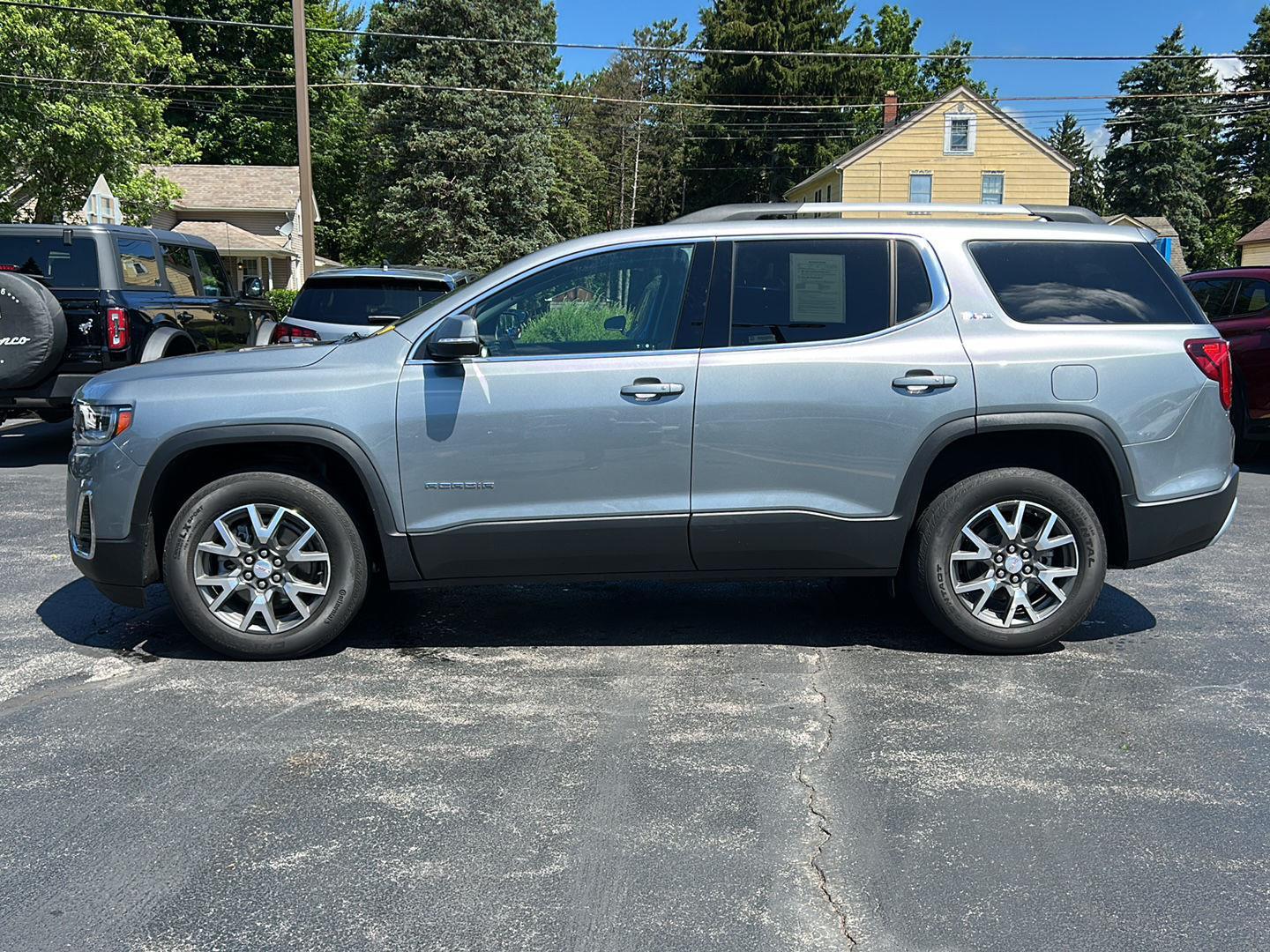 Used 2023 Sterling Metallic GMC SLE image 4