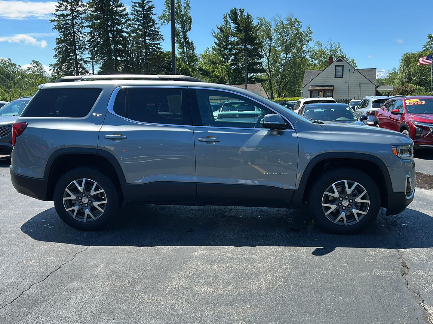 Used 2023 Sterling Metallic GMC SLE image 8