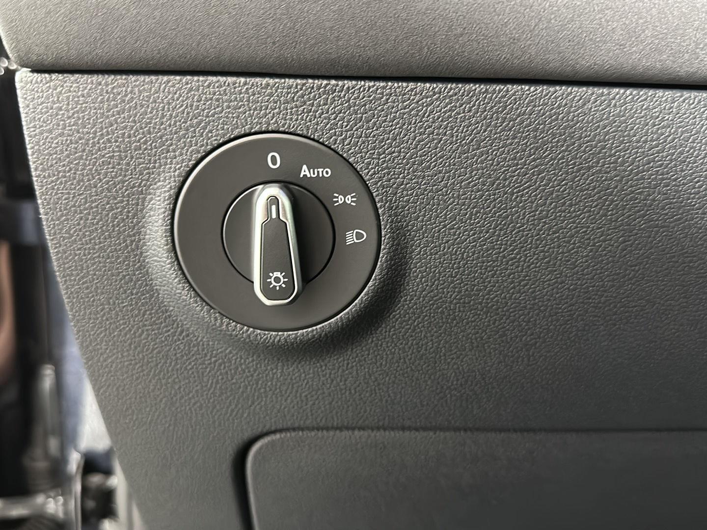 New 2025 Deep Black Pearl Volkswagen SE Black image 20