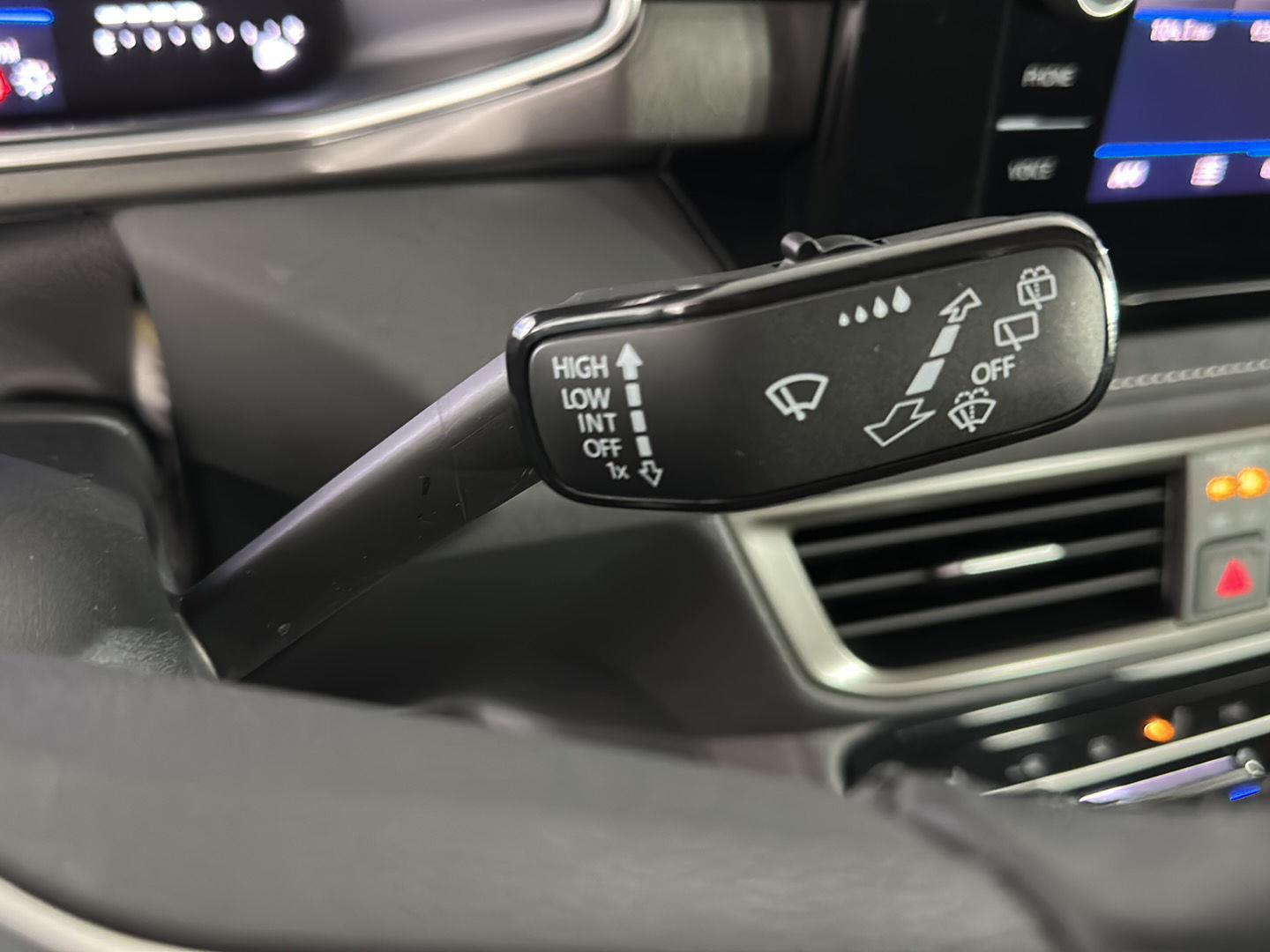 New 2025 Deep Black Pearl Volkswagen SE Black image 24