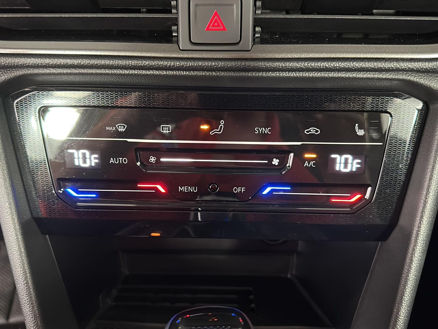 New 2025 Deep Black Pearl Volkswagen SE Black image 34